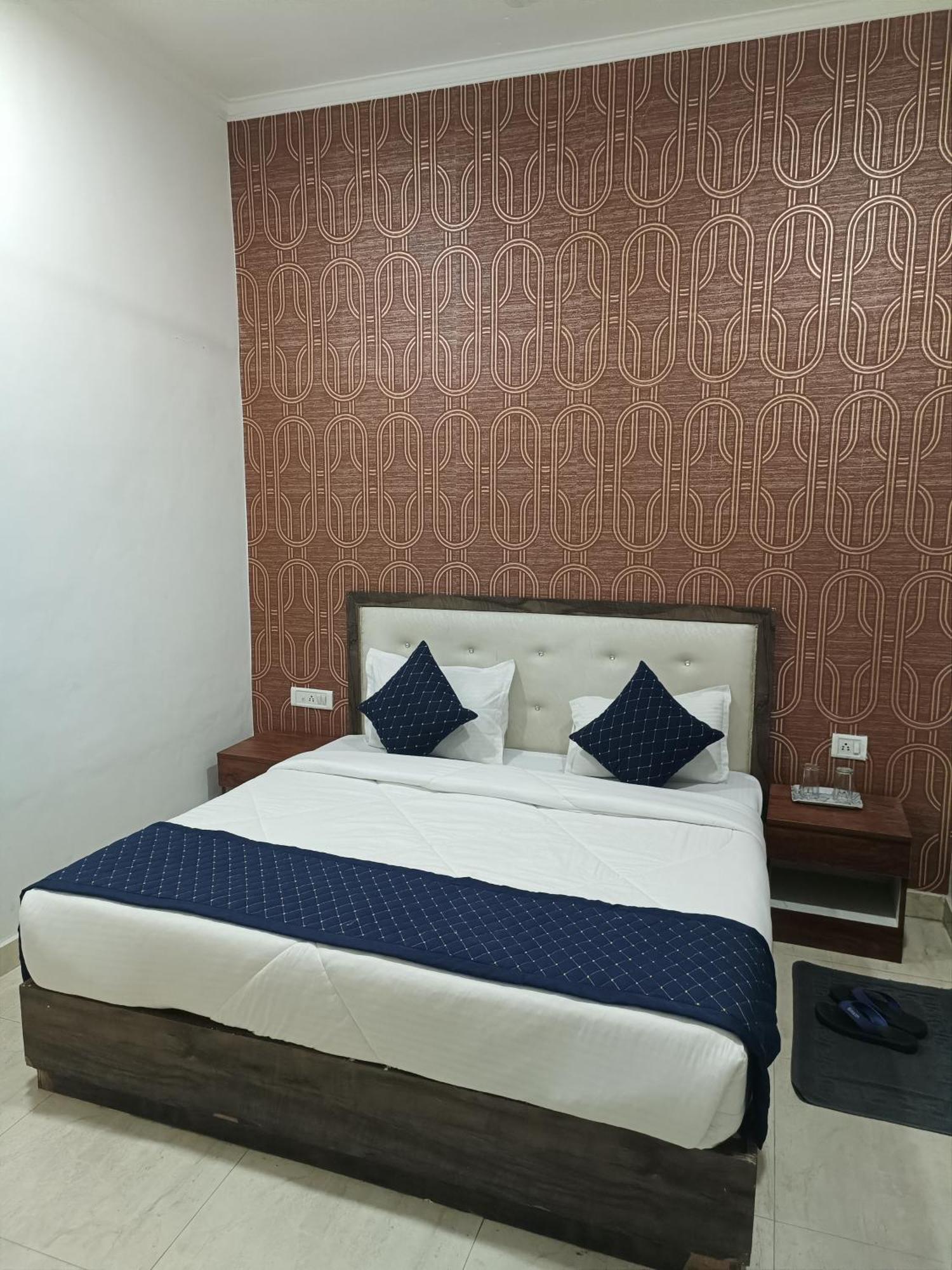 Hotel O Sweet Palace New Delhi Exterior photo